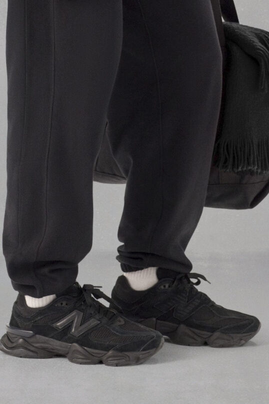 Black 9060 on grey background