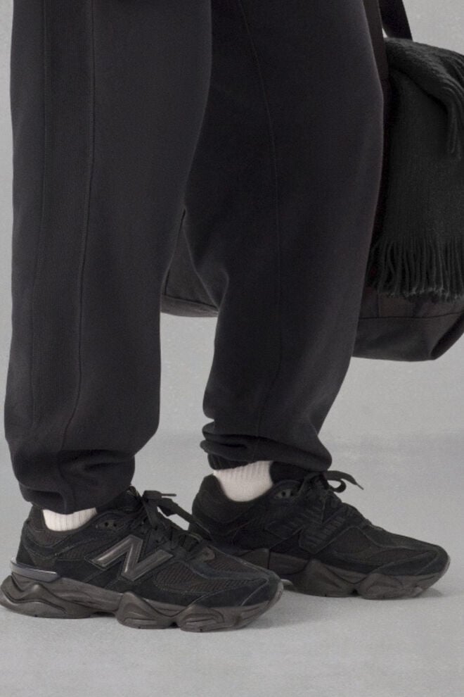 Black 9060 on grey background