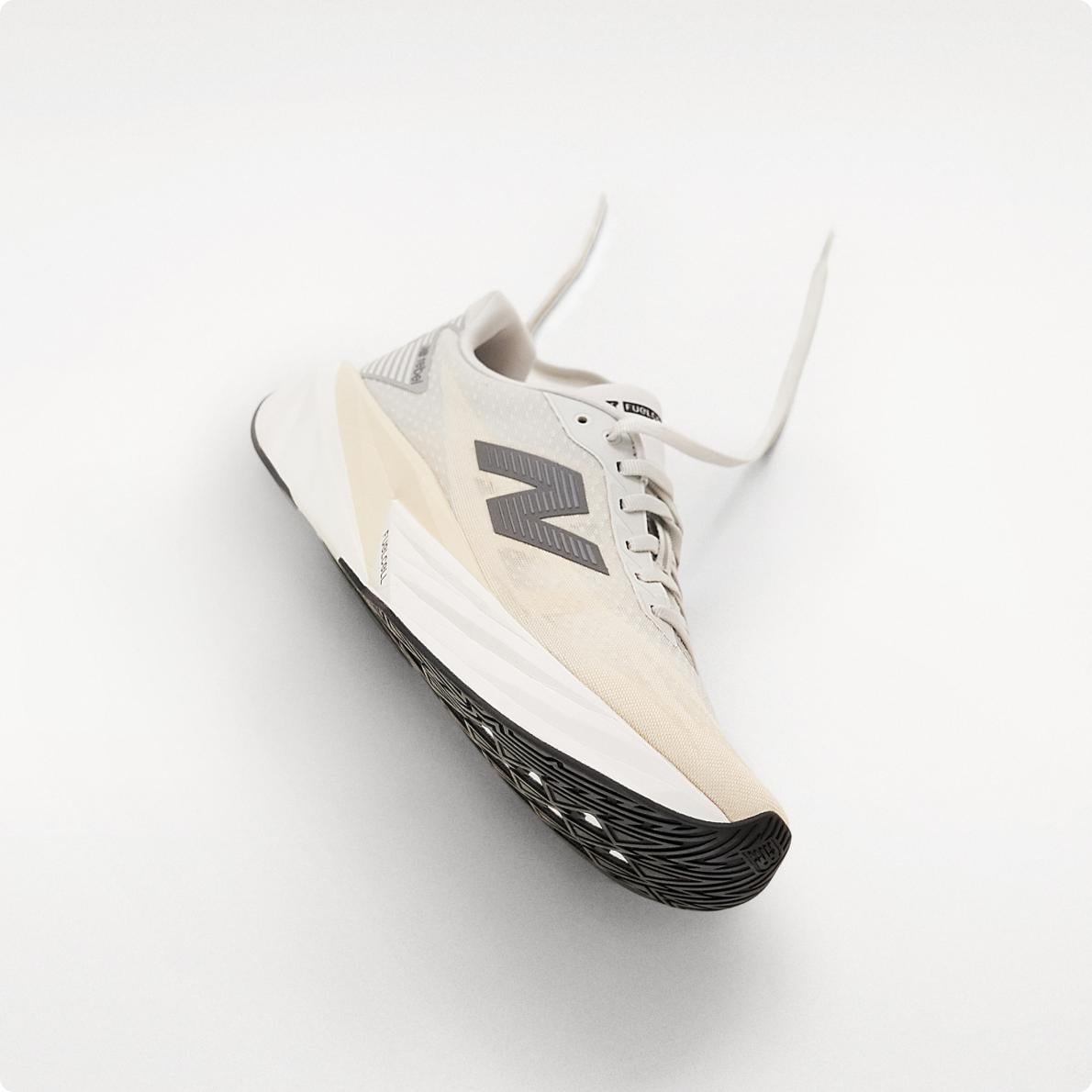 ニューバランス　スニーカーWFCXLK5 24.0 JPN D width FuelCell Rebel v5 - New Balance